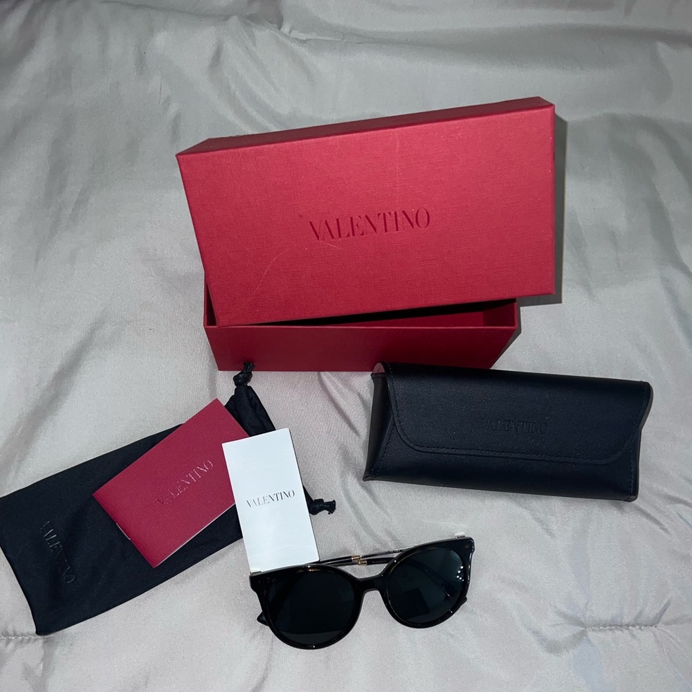 VALENTINO sunglasses